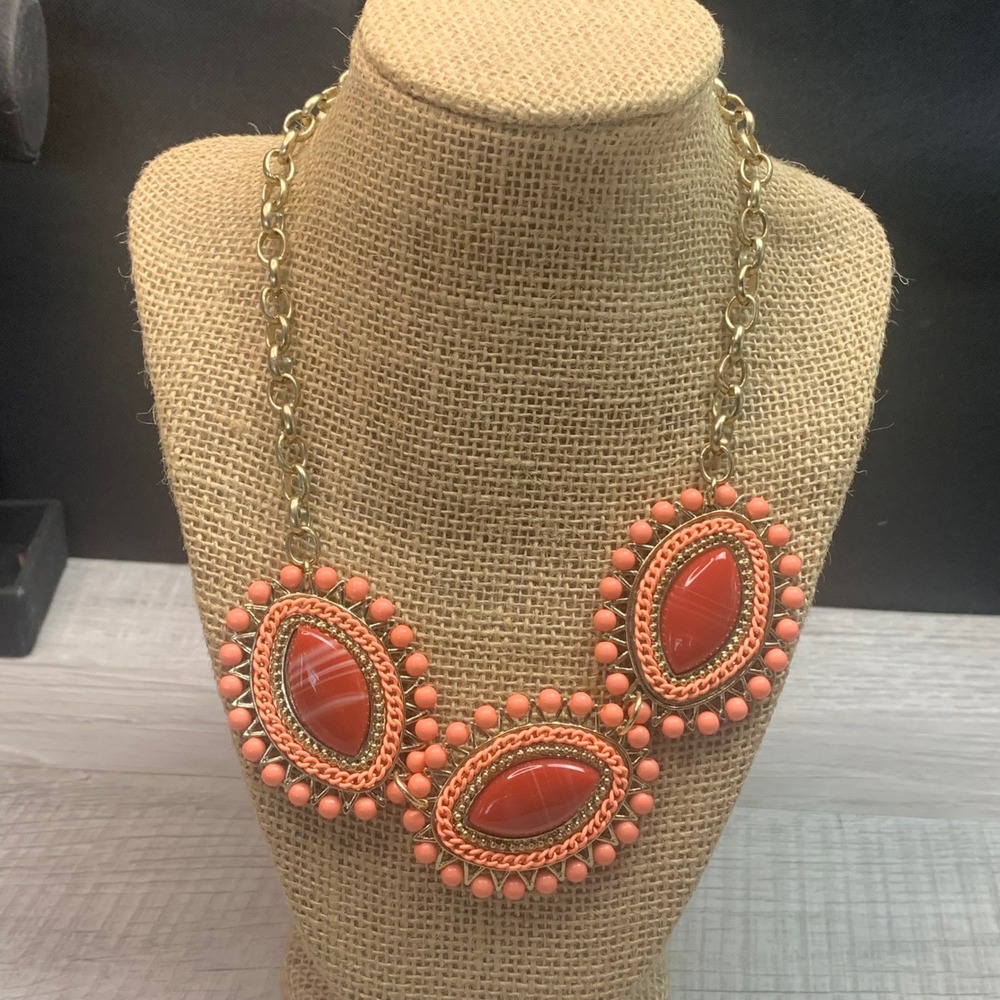 Gold Tone Peach and Orange Faux Carnelian Statement Bib Necklace 18 Inch 5532